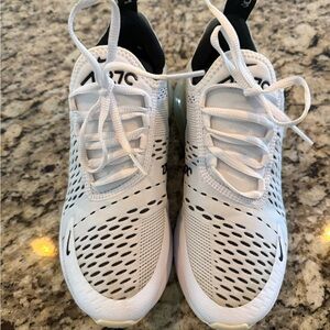 Nike White and Black Air Max 270